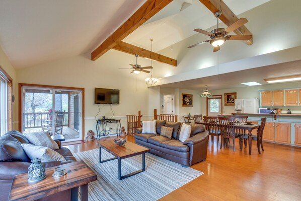 Blairsville Vacation Rental | 3BR | 3BA | 1,472 Sq Ft | Access Only By Stairs