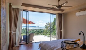 Master Bedroom with private Terrace and Seaview