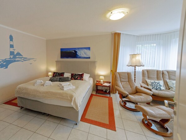 Wohn- und Schlafzimmer
