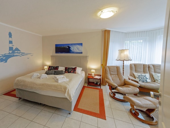 Wohn- und Schlafzimmer