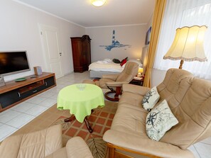 Wohn- und Schlafzimmer