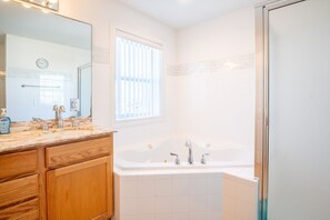 Primary Ensuite Bathroom with Shower & Garden Tub