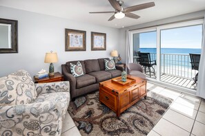 Spacious living room