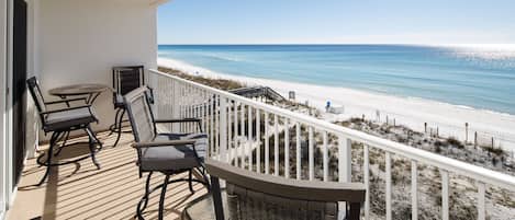 Beautiful 4th floor Direct Gulf Front Views!