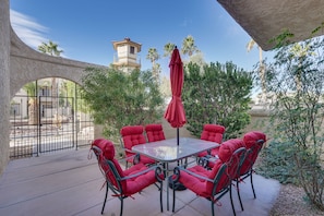 Private Patio | Gas Grill | Outdoor Dining Set | Pet Friendly w/ Fee