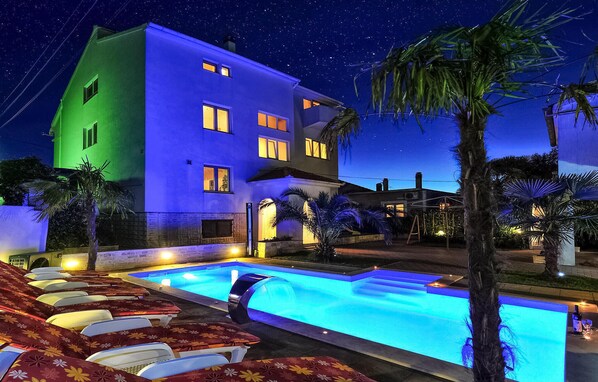 pool