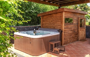 Bain à remous extérieur