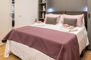 Queen bed instead of area relax(when more than 2 people need  to sleep in suite)
