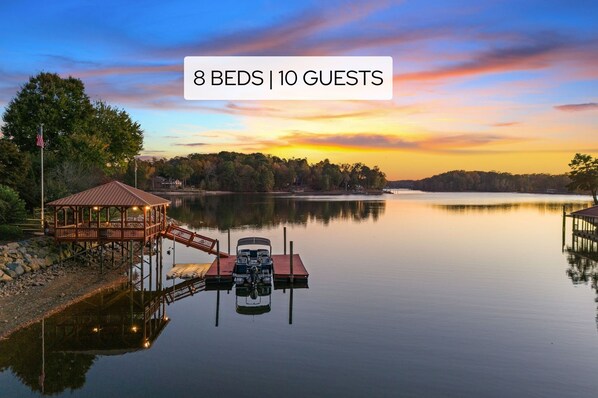 Private dock with boat slip/access.