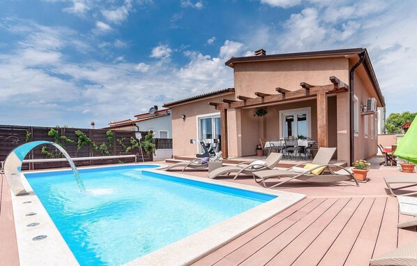 pool