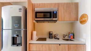 You'll have a well-equipped kitchen to prepare a simple meal if you like to eat at home