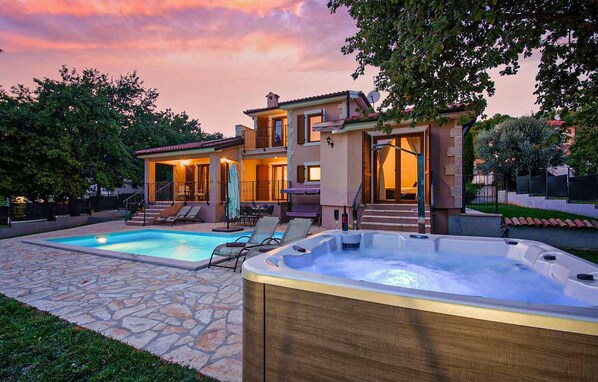 pool
