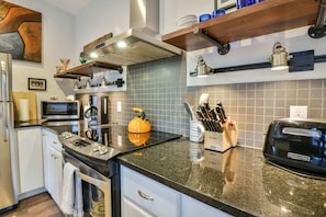 Fully Stocked Kitchen