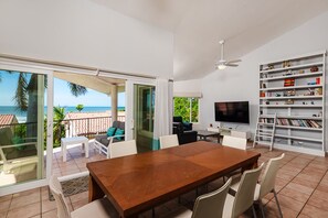 Living room with a Large TV