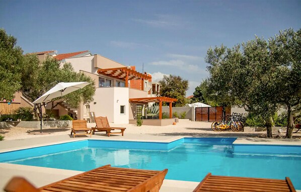 pool