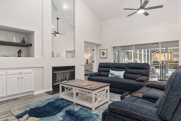 Living Room (1)