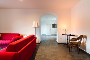 Autumn, Living Room, Spring, Summer
