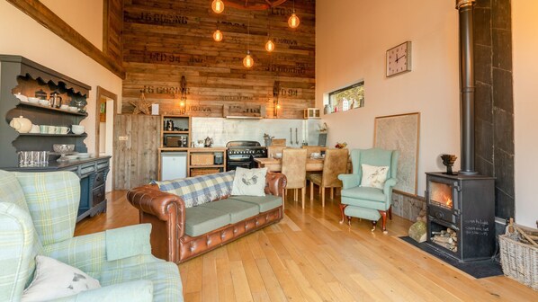 Open-Plan Living Area, Outshot Barn, Bolthole Retreats