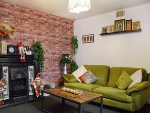 Cosy Lounge with 55" Smart tv. Netflix and Disney plus | The Hideaway, Southport
