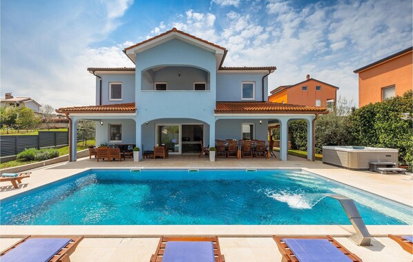 pool