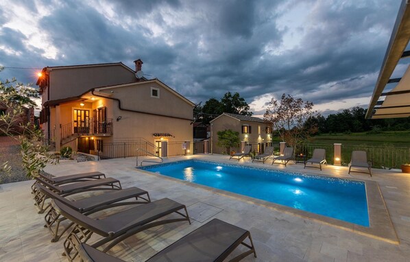 pool