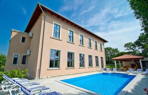 pool