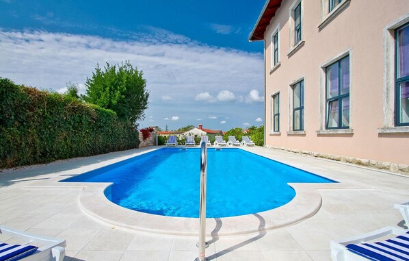 pool