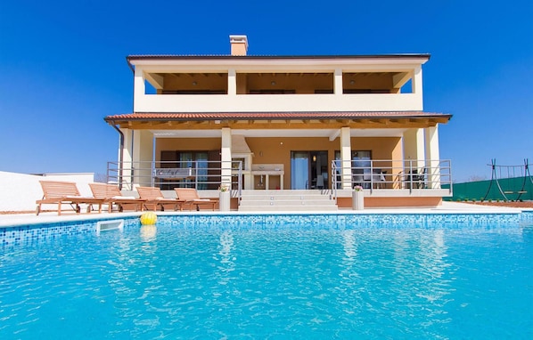 pool