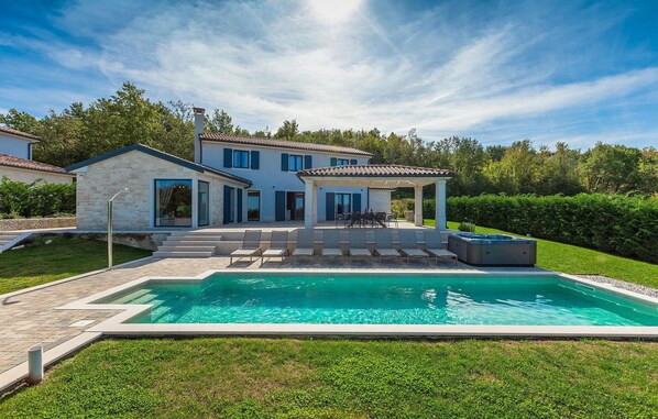 pool