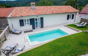 pool
