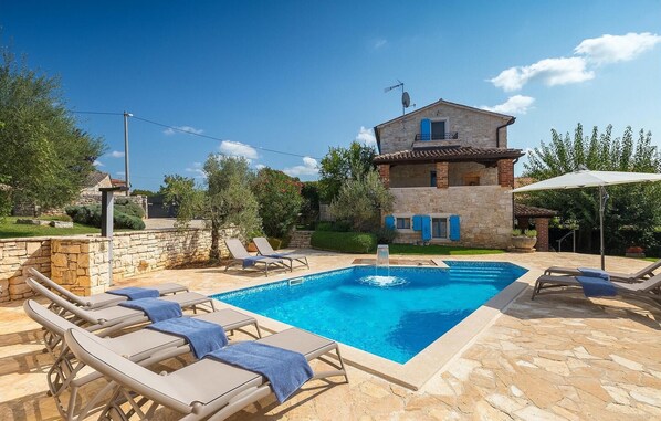 pool