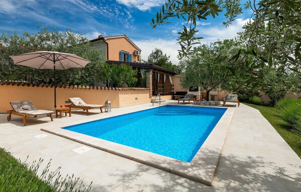 pool