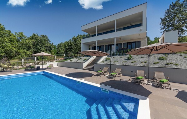 pool