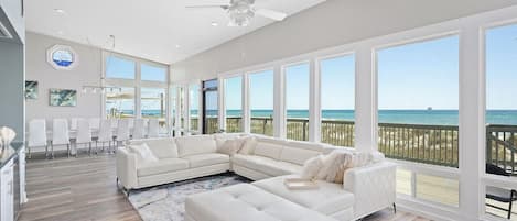 Spacious Gulf Front Living Area