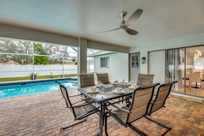 Outdoor dining