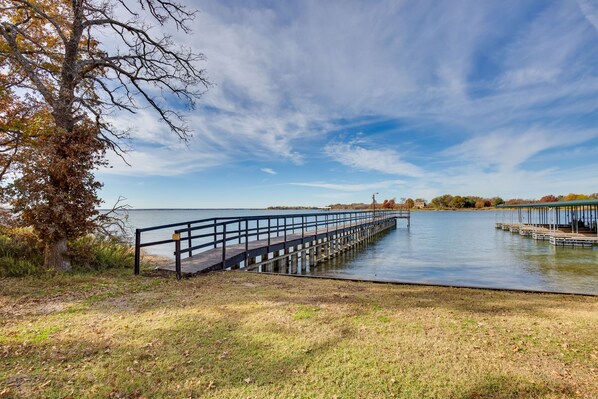 Kerens Vacation Rental | Studio | 1BA | 408 Sq Ft | Stairs Required