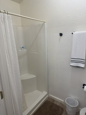 Refresh - Full shower in the private bathroom