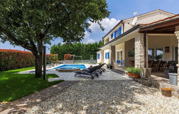 pool