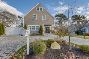 Exterior | 2-Story Home