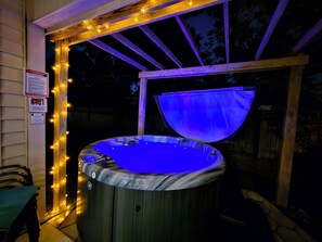 Relax in the hot tub under the stars after a day exploring Savannah / Pooler. 