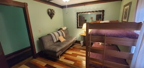 Middle upstairs bedroom Bunk beds and 1 futon