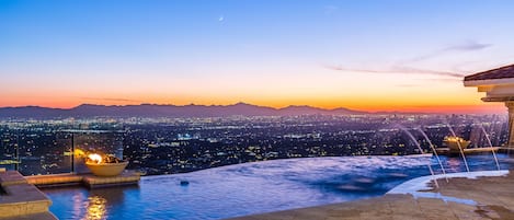 Incredible sunset views from the infinity pool & spa