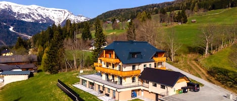 Extérieur maison de vacances [été]