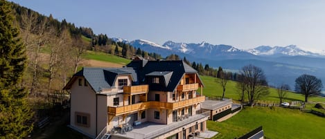 Extérieur maison de vacances [été]