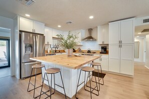 Kitchen | Stainless Steel Appliances w/ Dishwasher | 2,100 Sq Ft