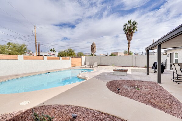 Lake Havasu City Vacation Rental | 5BR | 3BA | 1 Exterior Step Required