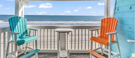 Covered Deck with Ocean and Beach Views!