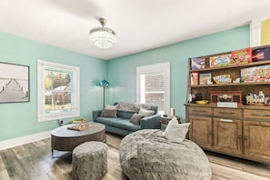23-web-or-mls-24 S Leonardi Street-23