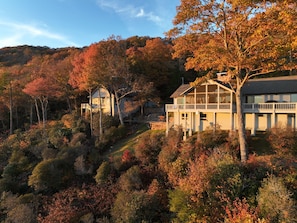 Exterior Fall Mountain-Cabins1