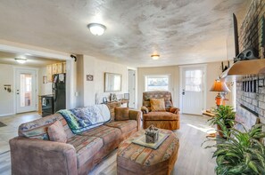 Living Room | Smart TV | Free WiFi